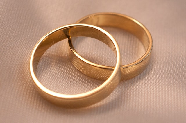 Why is it important to distinguish marital and non-marital assets in a high-net-worth divorce?